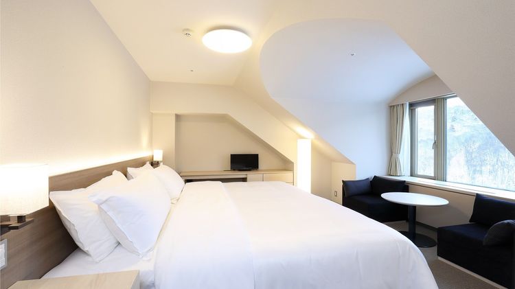 Deluxe room with view bath