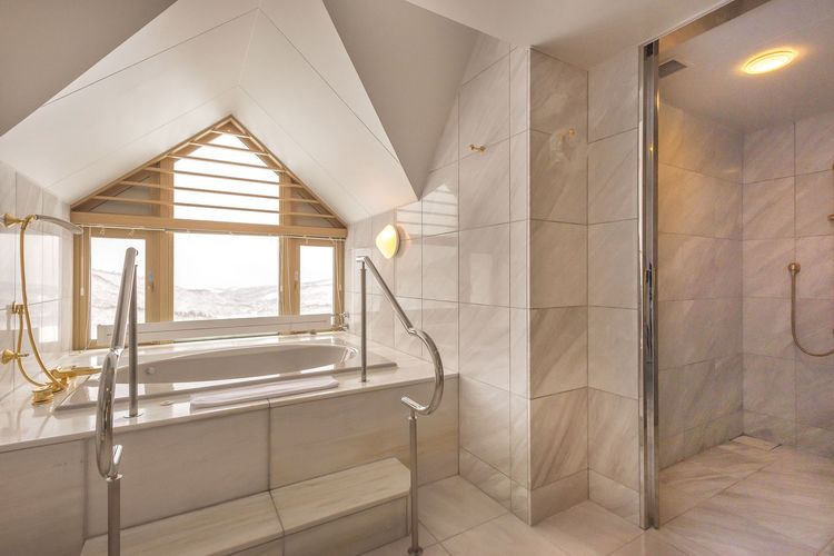 Mountain Suite_bath room